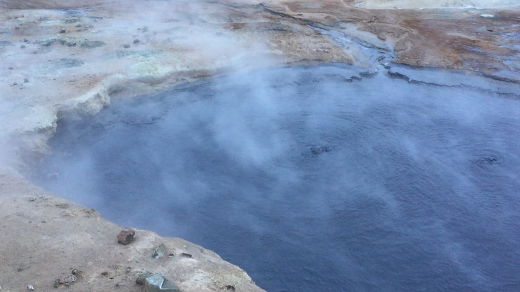 66northtraveler-iceland-myvatn